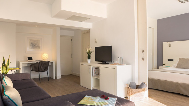 Las Gaviotas Suites Hotel